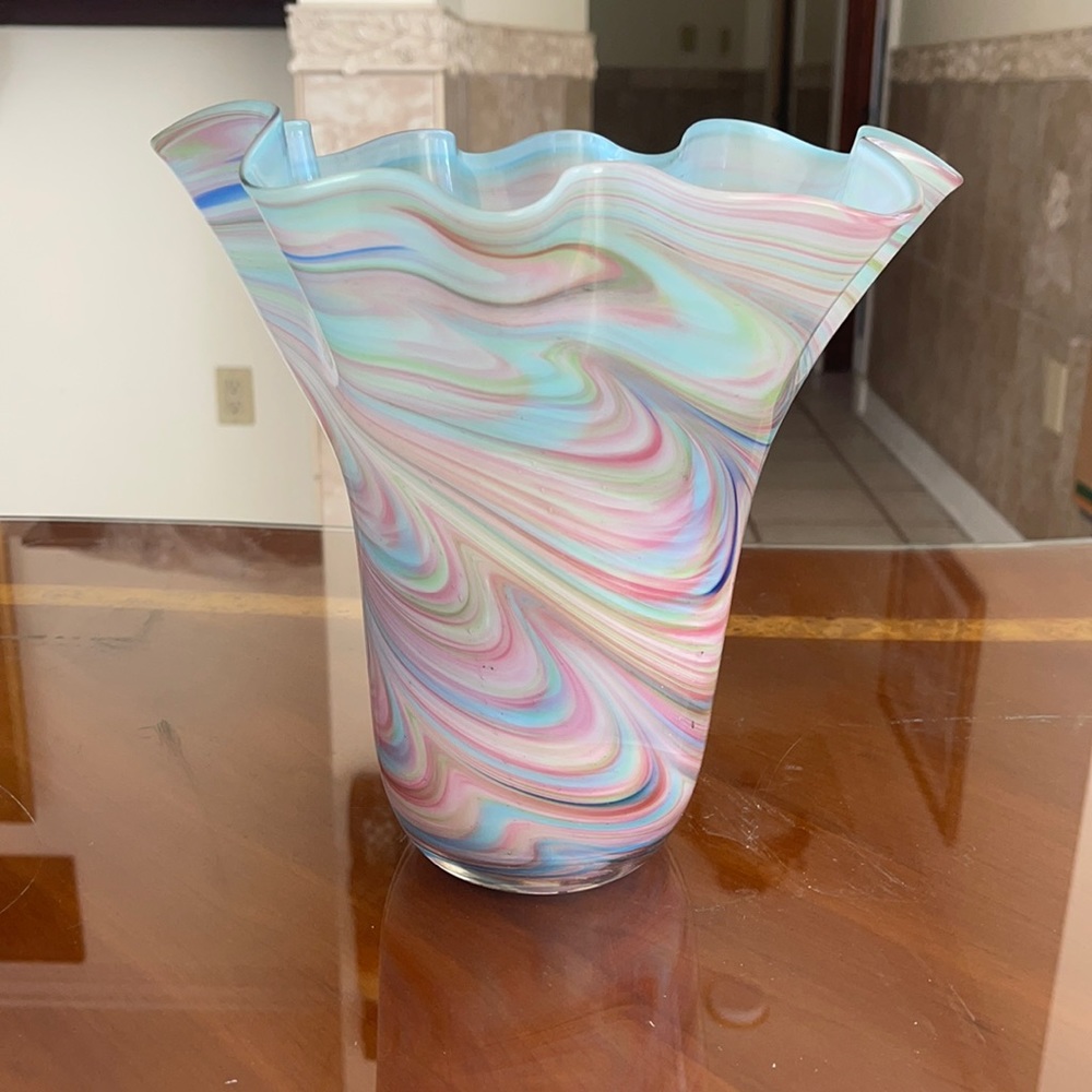 Vintage Hand Blown Glass Vase NWOT - Picture 1 of 7